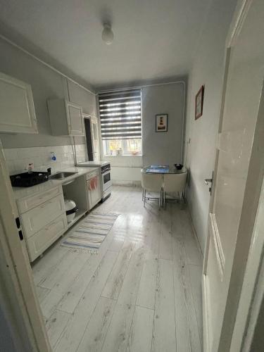 Η κουζίνα ή μικρή κουζίνα στο Downtown Apartman near City Center & Miskolc Plaza