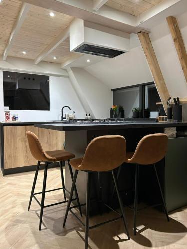 Chalet Du Bois VIにあるキッチンまたは簡易キッチン