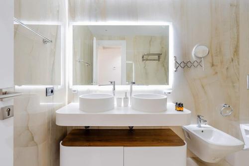 Salle de bains dans l'établissement TheCasaEdition - Bel Azur - Sea View & Hassan II Mosqué Residency