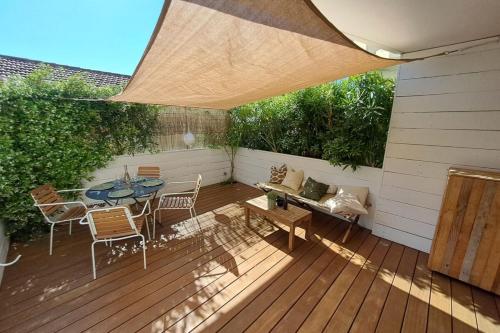 T2 with terrace in La Fossette