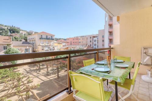 Lavandou - T2 in the city center - 200 m from the sea