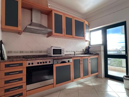 Oceanview Bliss in Albufeira Retreat Over Oldtown