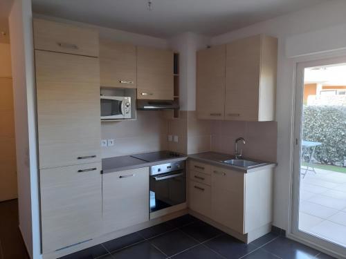 Bleu-Estérel, 50m de la plage, appartement 4 personnes