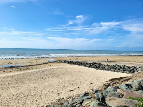 Photo de la galerie de l'établissement Maison de bord de mer, l'Ancre fleurie, à Pirou