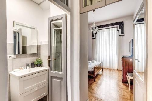 Lovely renovated flat by Vatican