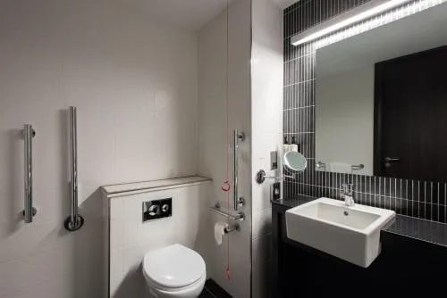 Crowne Plaza Birmingham City by IHG photo 23