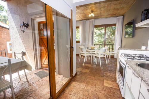 Η κουζίνα ή μικρή κουζίνα στο Punta Cerezo Apart