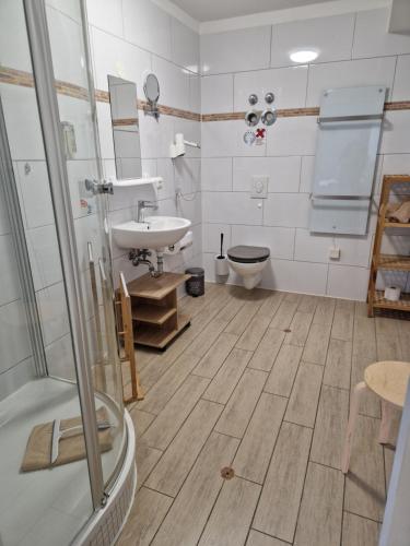 Bilik mandi di Ferienhaus Magasch