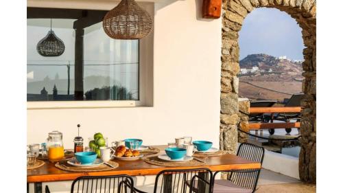 Gallery image of Luxury White Villa w Private Pool in Mikonos in Kalafatis
