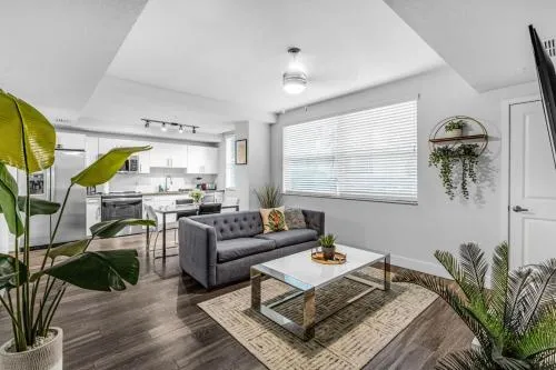Stylish 1BR Unit With Free Parking Near Wynwood photo 1