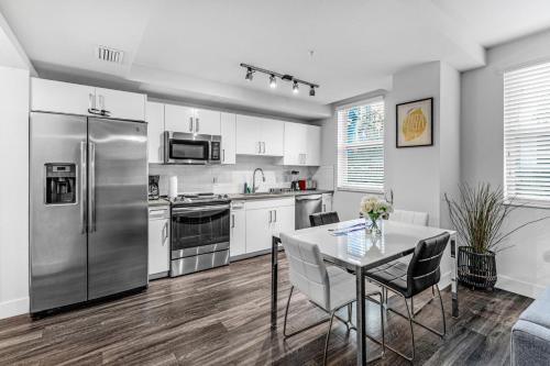 Stylish 1BR Unit With Free Parking Near Wynwood photo 13