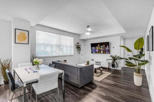 Stylish 1BR Unit With Free Parking Near Wynwood photo 14