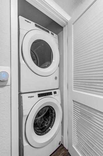 Stylish 1BR Unit With Free Parking Near Wynwood photo 18