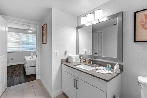 Stylish 1BR Unit With Free Parking Near Wynwood photo 23