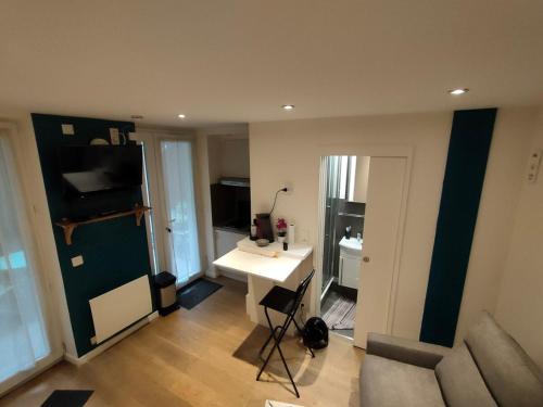 Photo de la galerie de l'établissement Le Montparnasse - Studio cosy au cœur de Paris 14, à Paris