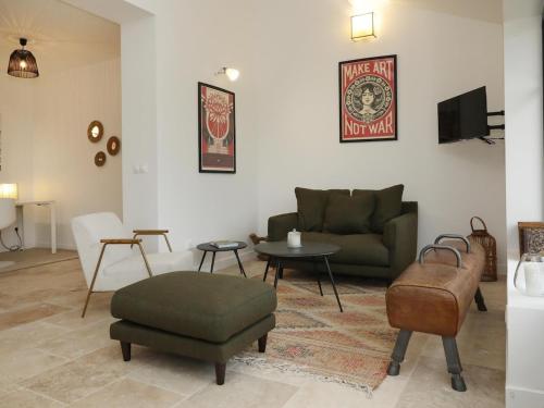 La Maison Aux Fleurs by La Boîte En Plus