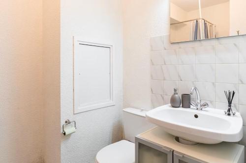 Ένα μπάνιο στο BnGo I Le Cosy I 2 personnes, Gare Perrache, Place Bellecour, Hypercentre Lyon