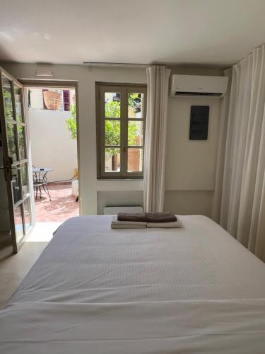 One-bedroom Suite - Themelio Suites - Acropolis Area