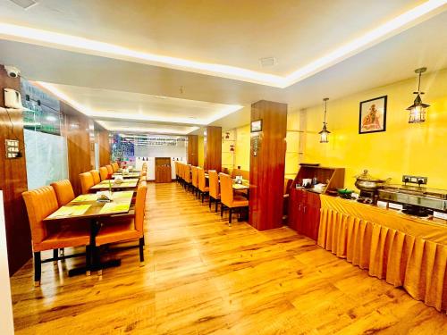 Restaurace v ubytování Hotel Sky International- Airport Zone Hyderabad