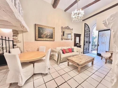 ApartHotel Riviera - Maison du Senat - Vieille Ville - Triplex 4 pièces à deux pas de la plage