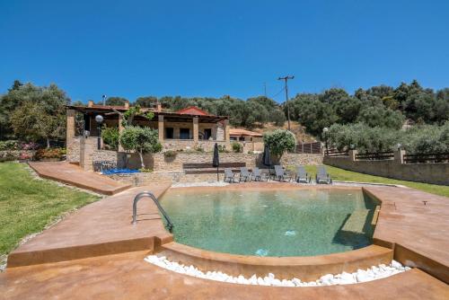 Villa Dimmare by PosarelliVillas