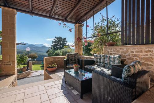 Villa Dimmare by PosarelliVillas