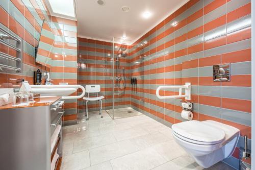 Un baño de Mercure Palanga Vanagupe Resort & SPA