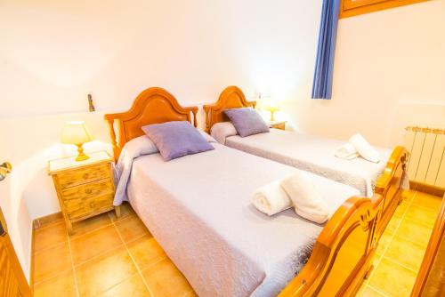 Postel nebo postele na pokoji v ubytování Sunny villa with private pool, AC and WIFI