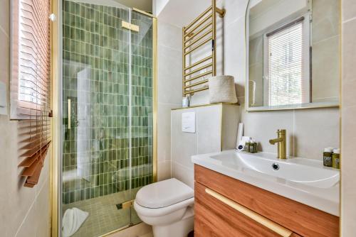 Photo de la galerie de l'établissement GuestReady - Neat Stay near Jardin du Luxembourg, à Paris