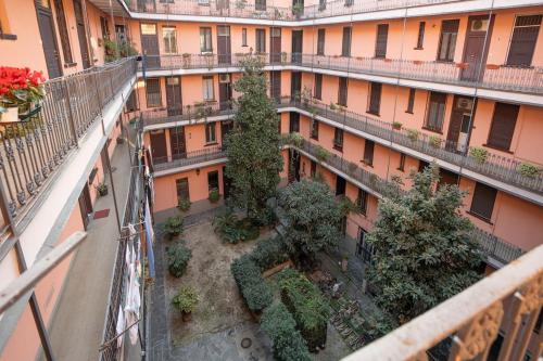 10 min to Duomo New Chic Apt, 20 min to Linate