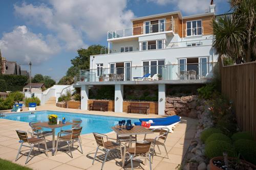 Πισίνα στο ή κοντά στο 7 Goodrington Lodge