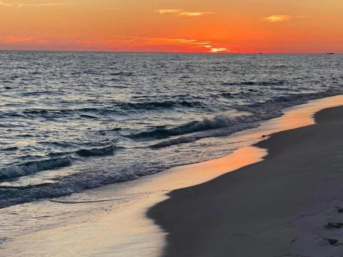 5 Star Resort 11106 Fl Stunning Sunrise 2BR 2BA King Suite,Pools ,Shuttle or Walk to Beach photo 55