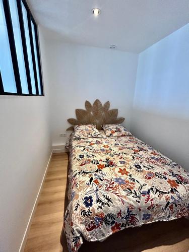 Cama o camas de una habitación en Seaside Serenity - Antibes - Beachfront Apartment -