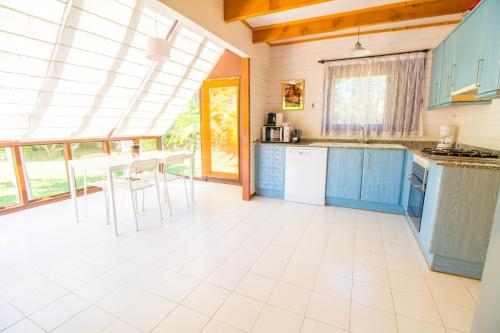 Chalet with pool, Wifi and Smart TV