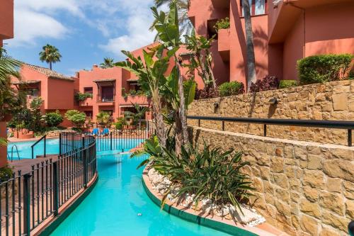 Elviria Beachfront , 3 Pools, Free parking gym
