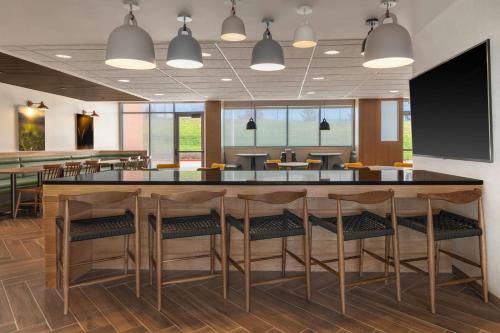 Бизнес-центр и/или конференц-зал в Fairfield by Marriott Inn & Suites Kansas City at The Legends