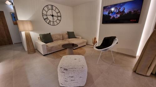 TV a/nebo společenská místnost v ubytování Appartement Manieldi - Golfe de St-Tropez