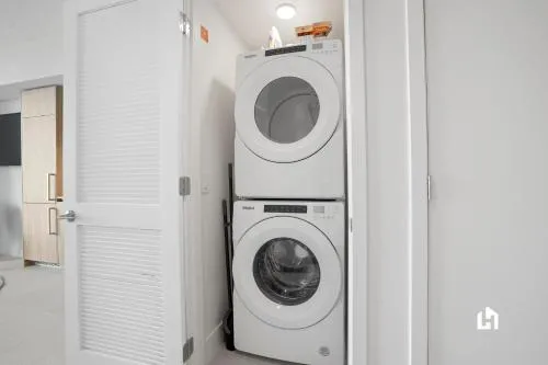 Stylish Apartments with Partial Ocean Views in Downtown! photo 72