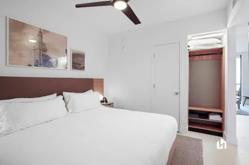 Stylish Apartments with Partial Ocean Views in Downtown! photo 64