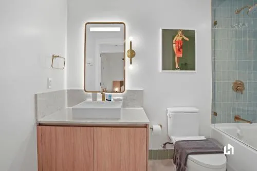 Stylish Apartments with Partial Ocean Views in Downtown! photo 68
