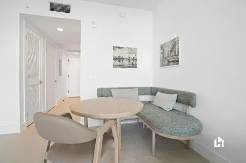 Stylish Apartments with Partial Ocean Views in Downtown! photo 60