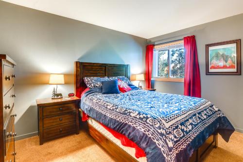 Voodi või voodid majutusasutuse Stunning Mountain Views Silverthorne Condo! toas