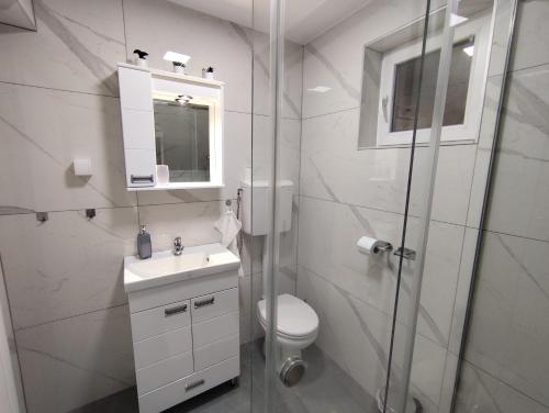 Ένα μπάνιο στο Nomad apartments