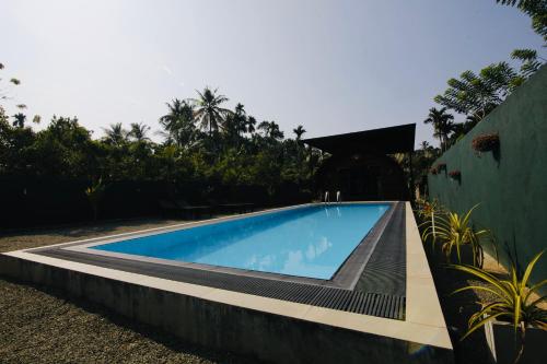Piscina en o cerca de The Coppers luxury Glamping Pod Villa with Pool