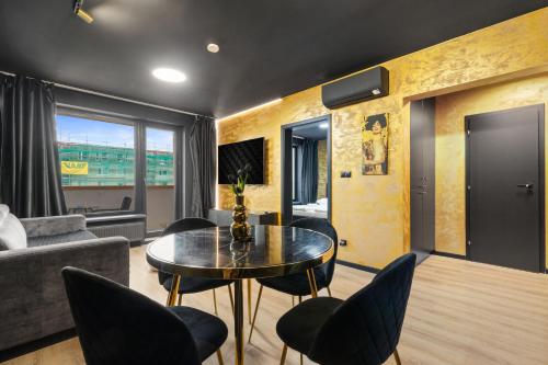 LAM Klimt - AC - Balcony