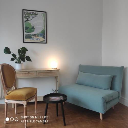 Photo de la galerie de l'établissement APPARTEMENT T1 Lumineux & Charmant Avec Balcon, à Vichy