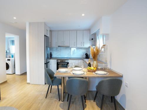 Dapur atau dapur kecil di Yasemi - VN Luxury Apartments