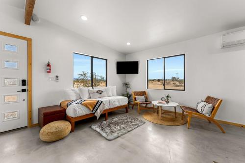 Charming Hoover Hideaway - Studio - A Location TV 또는 엔터테인먼트 센터