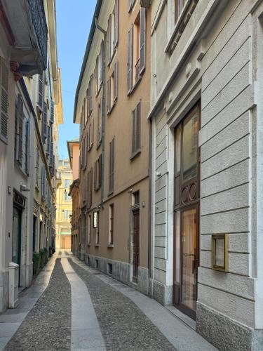 Flower apartment - new bright home in Brera