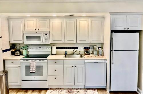 Cozy 1BD, 5 Mins Walk to the Beach, No Stairs! photo 6